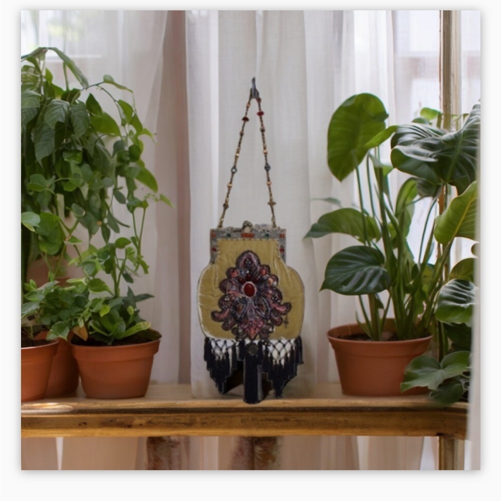 RARE VTG Mary Frances Beaded Velvet Handbag-W/ Tassels-Immaculate Detail🍂😍